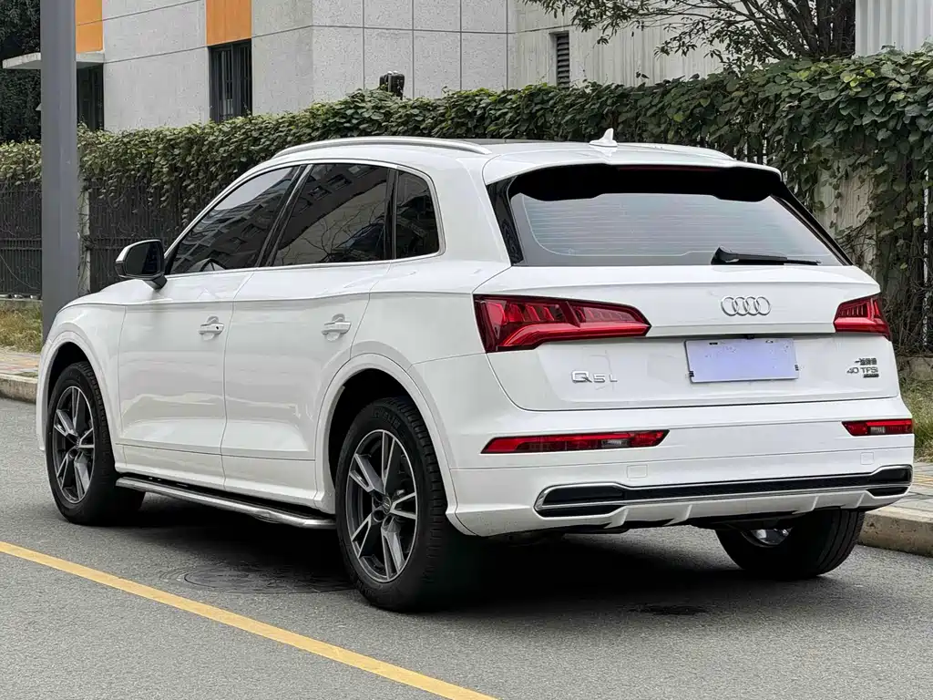 Audi Q5L 2021 — фото 4
