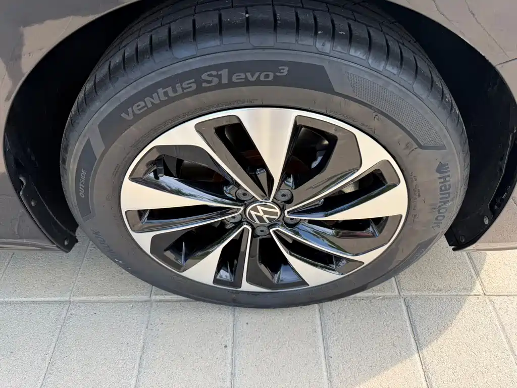 Volkswagen Passat 2023 — фото 10