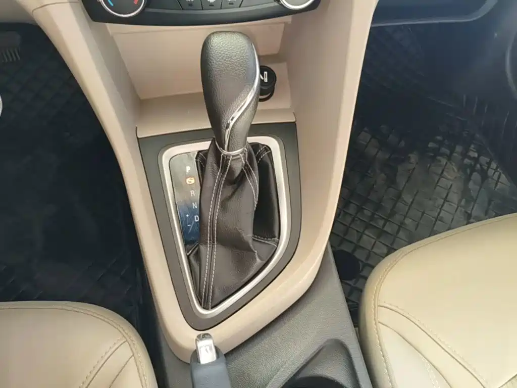 Buick Excelle 2017 — фото 14