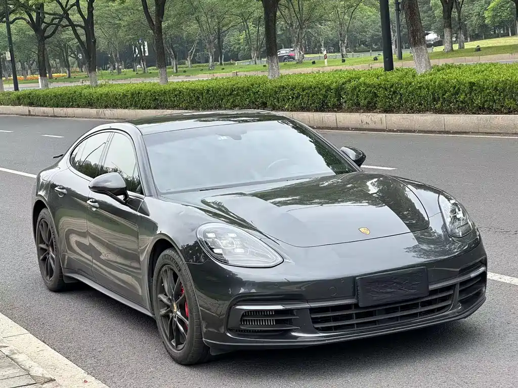 Porsche Panamera 2019 — фото 2