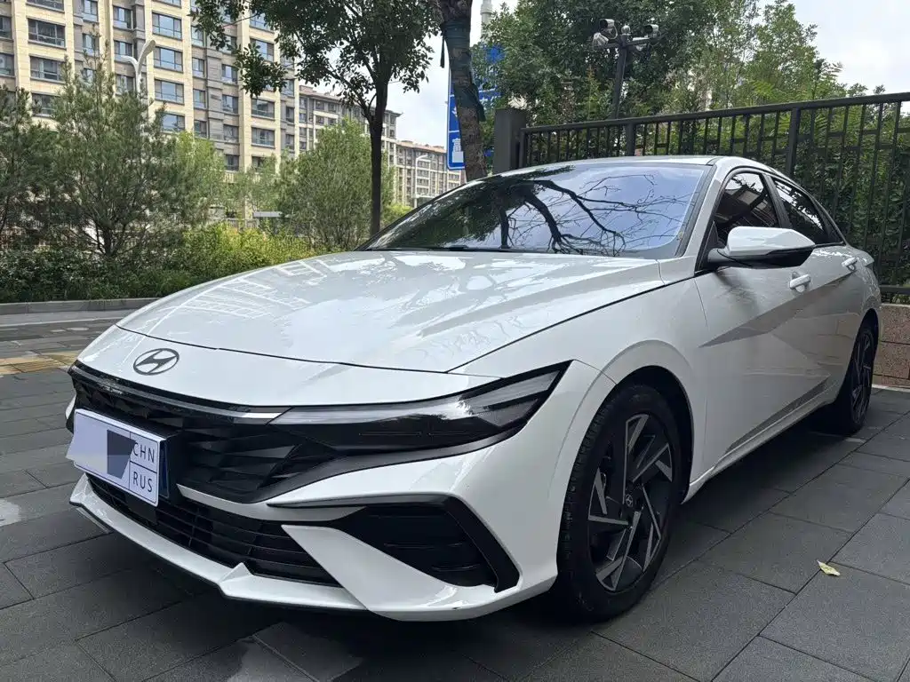 Hyundai Elantra 2023