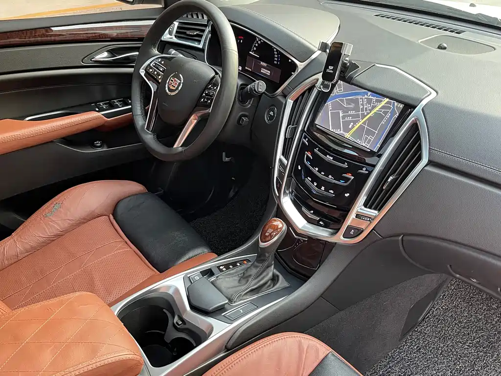 Cadillac SRX 2015 — фото 9