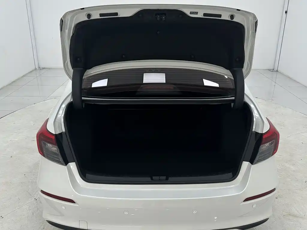 Honda Civic 2023 — фото 16