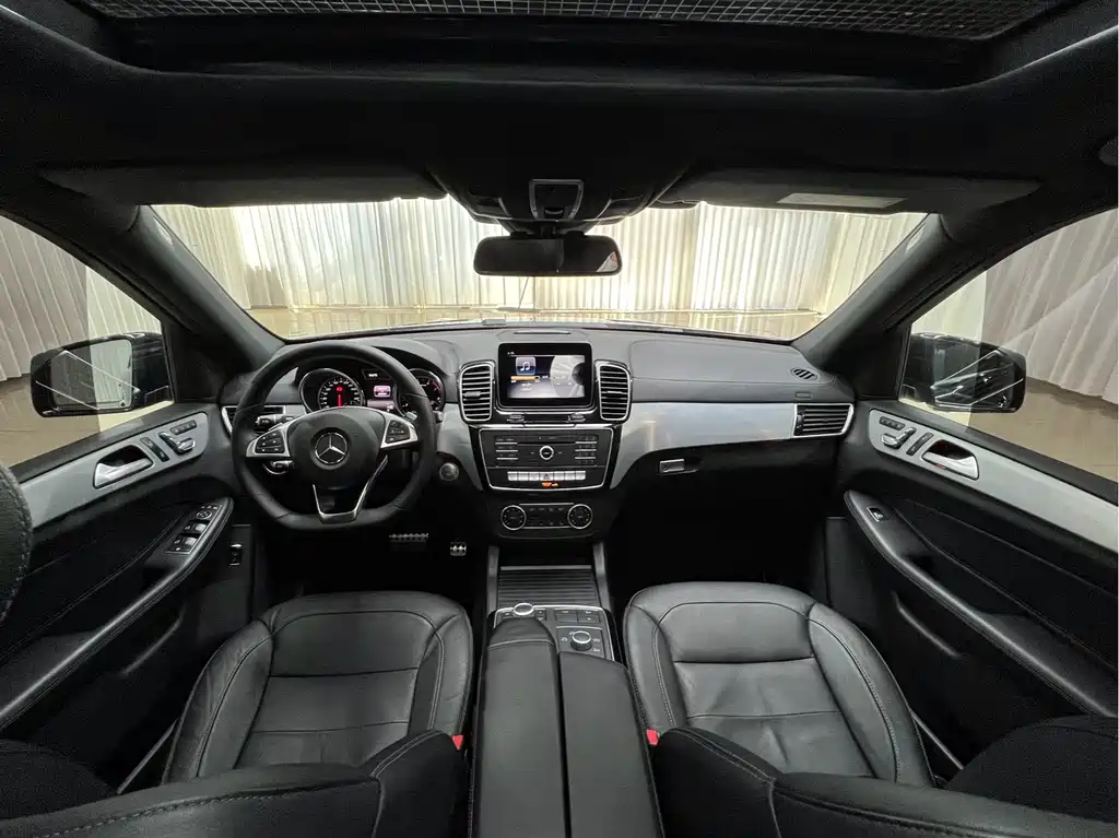 Mercedes-Benz GLE AMG 2018 — фото 12