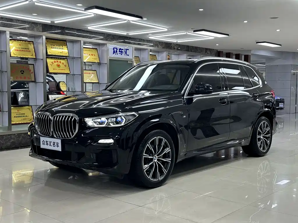 BMW X5 2019 — фото 1