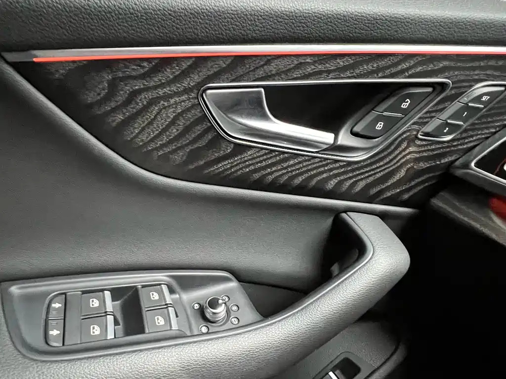 Audi Q7 2020 — фото 17