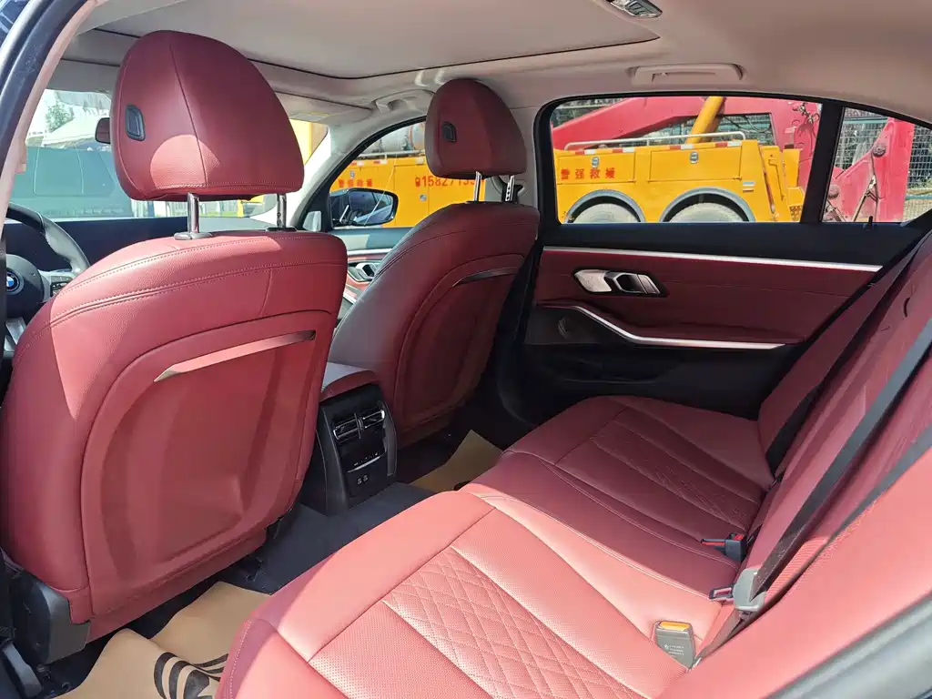 BMW i3 2024