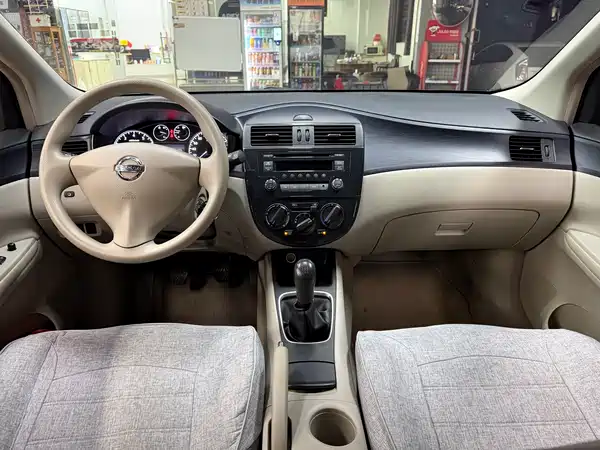 Nissan Tiida 2011