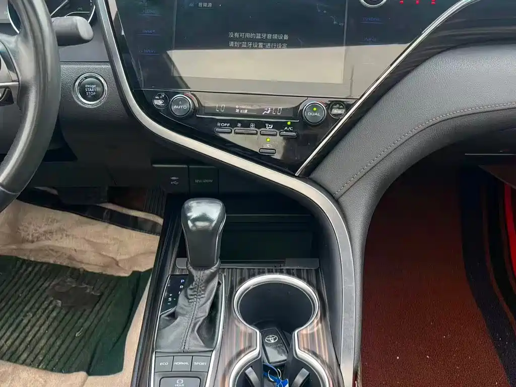 Toyota Camry 2020 — фото 11