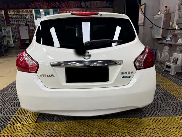 Nissan Tiida 2011