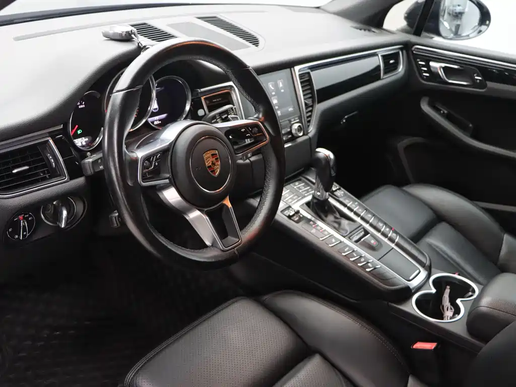 Porsche Macan 2016 — фото 9