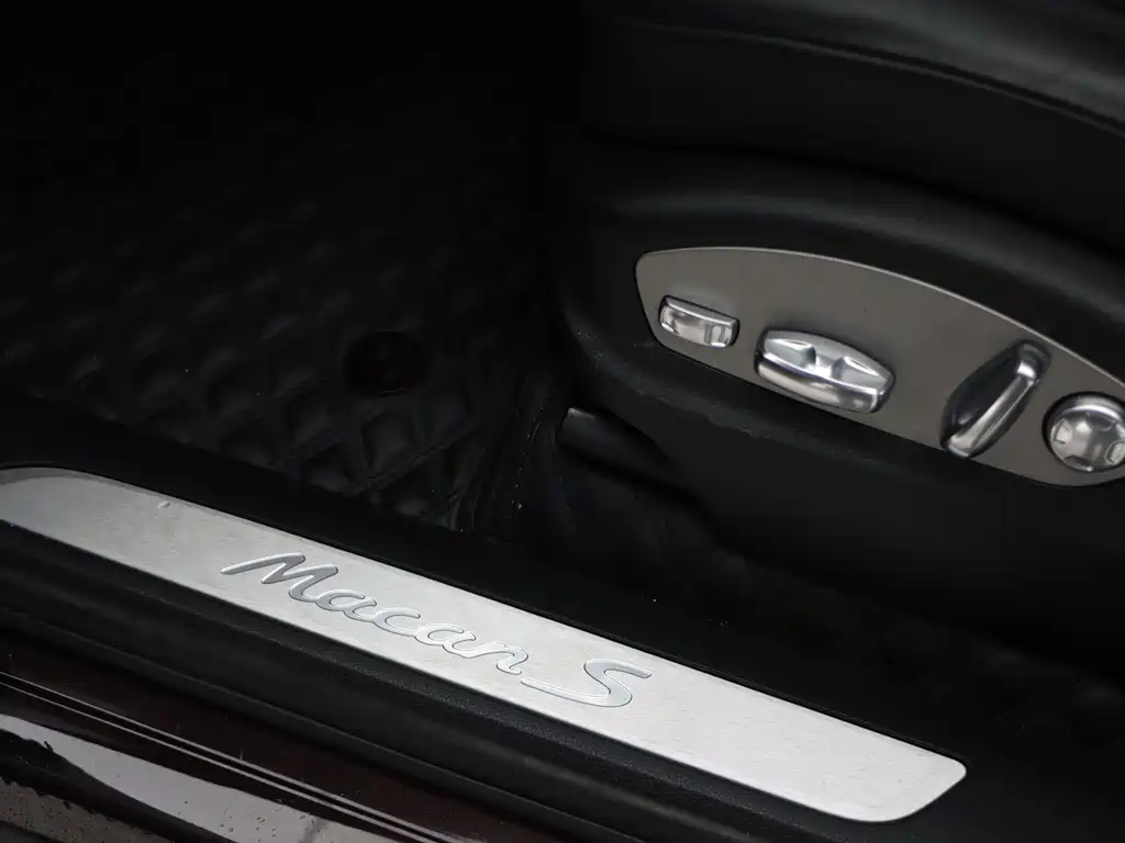Porsche Macan 2016 — фото 22