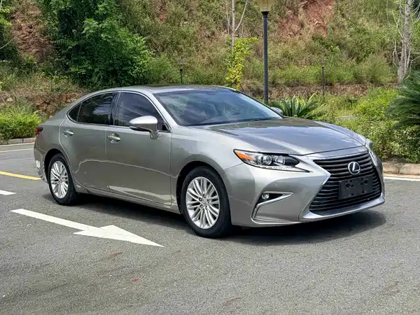 Lexus ES 2017