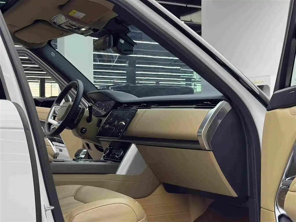 Land Rover Range Rover 2023 — фото 10