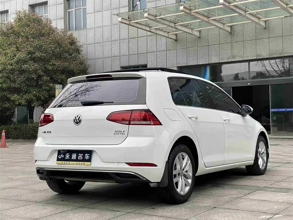 Volkswagen Golf 2018 — фото 17