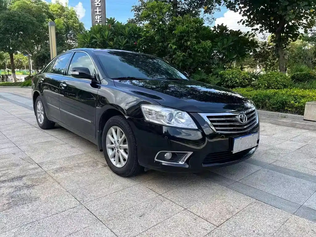 Toyota Camry 2015 — фото 2