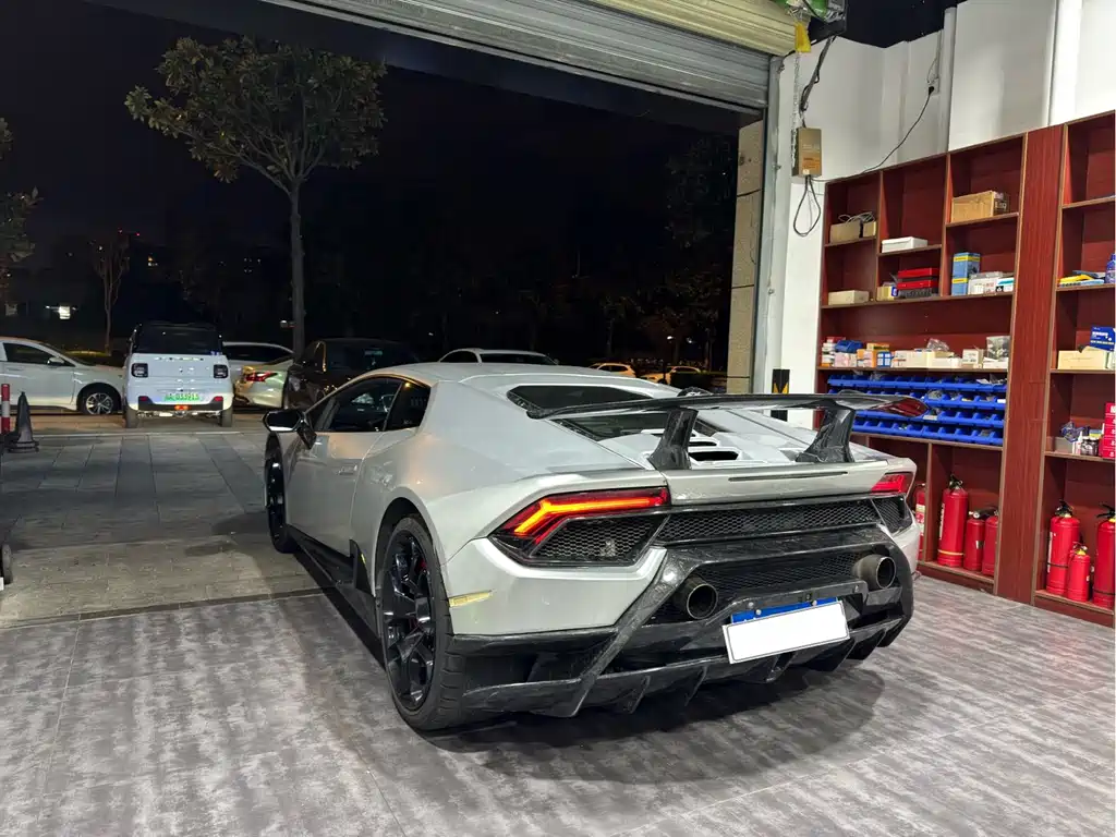 Lamborghini Huracan 2016 — фото 4