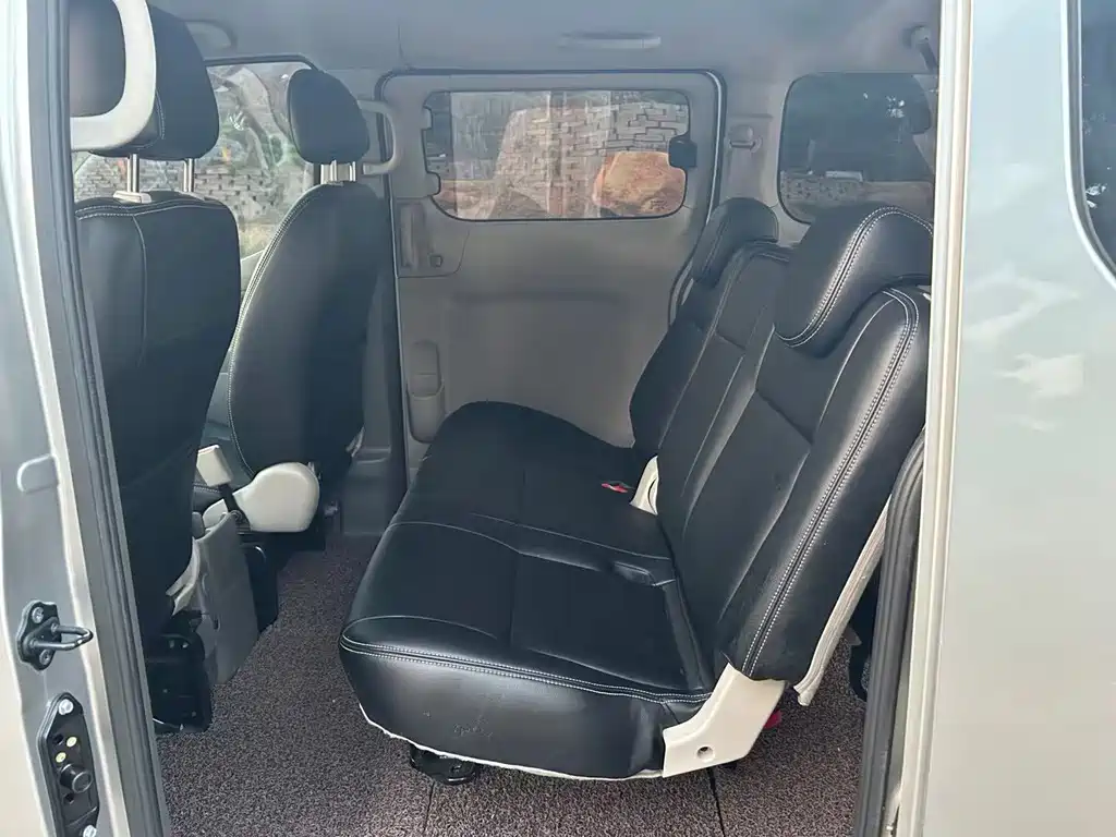 Nissan NV200 2018 — фото 6