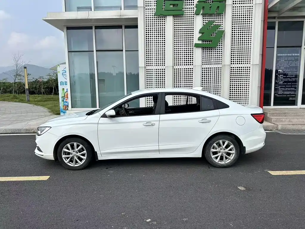 Roewe i5 2021