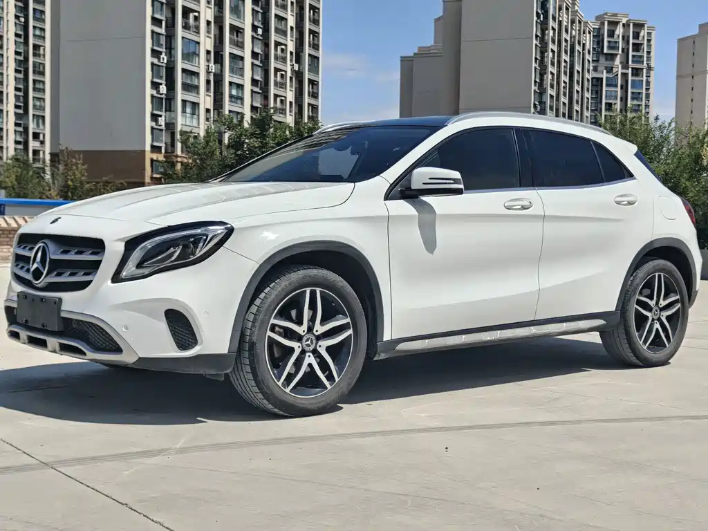 Mercedes-Benz GLA 2017 — фото 1