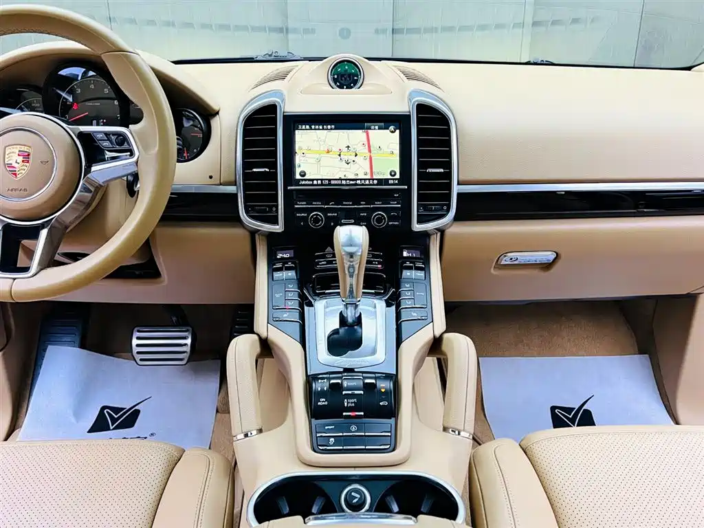Porsche Cayenne 2015 — фото 12