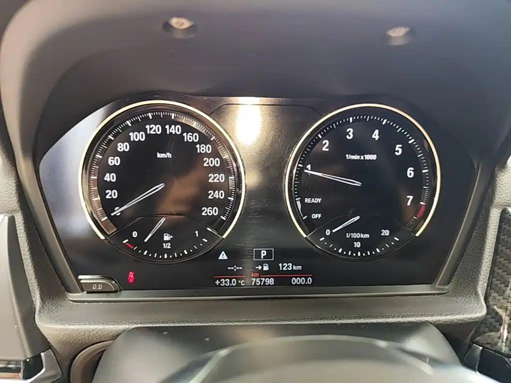 BMW 1 Series 2018 — фото 12