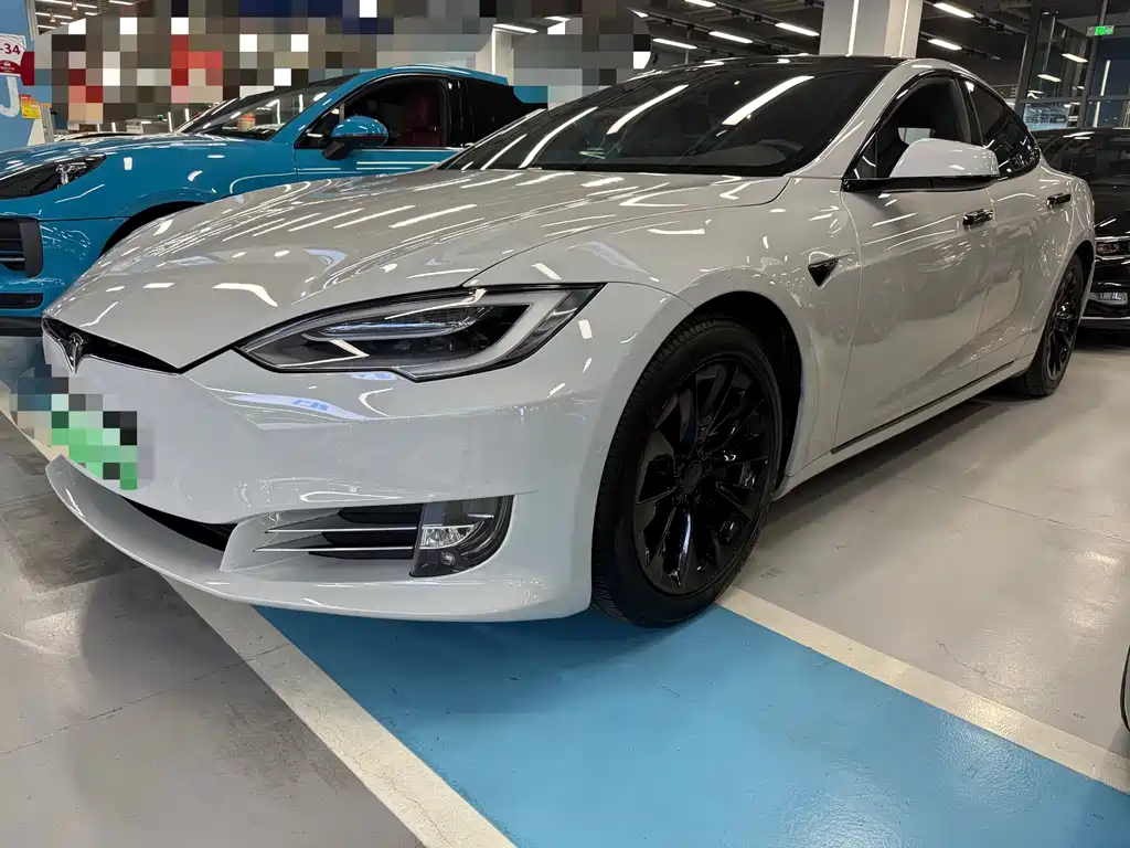 Tesla Model S 2018 — фото 1