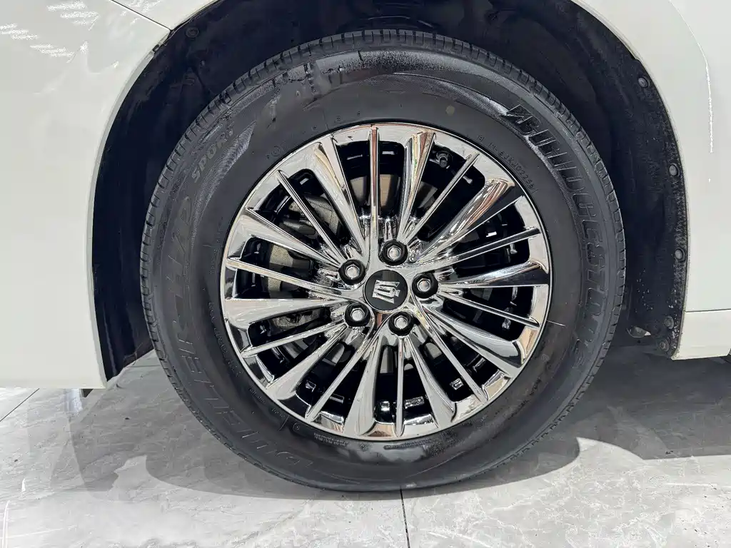 Toyota Vellfire 2022 — фото 9
