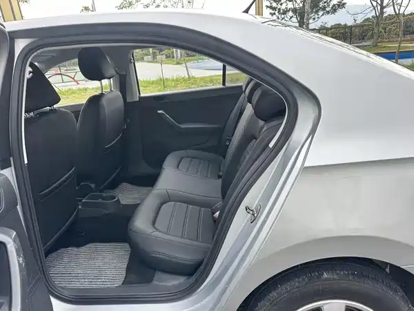 Volkswagen Santana 2014