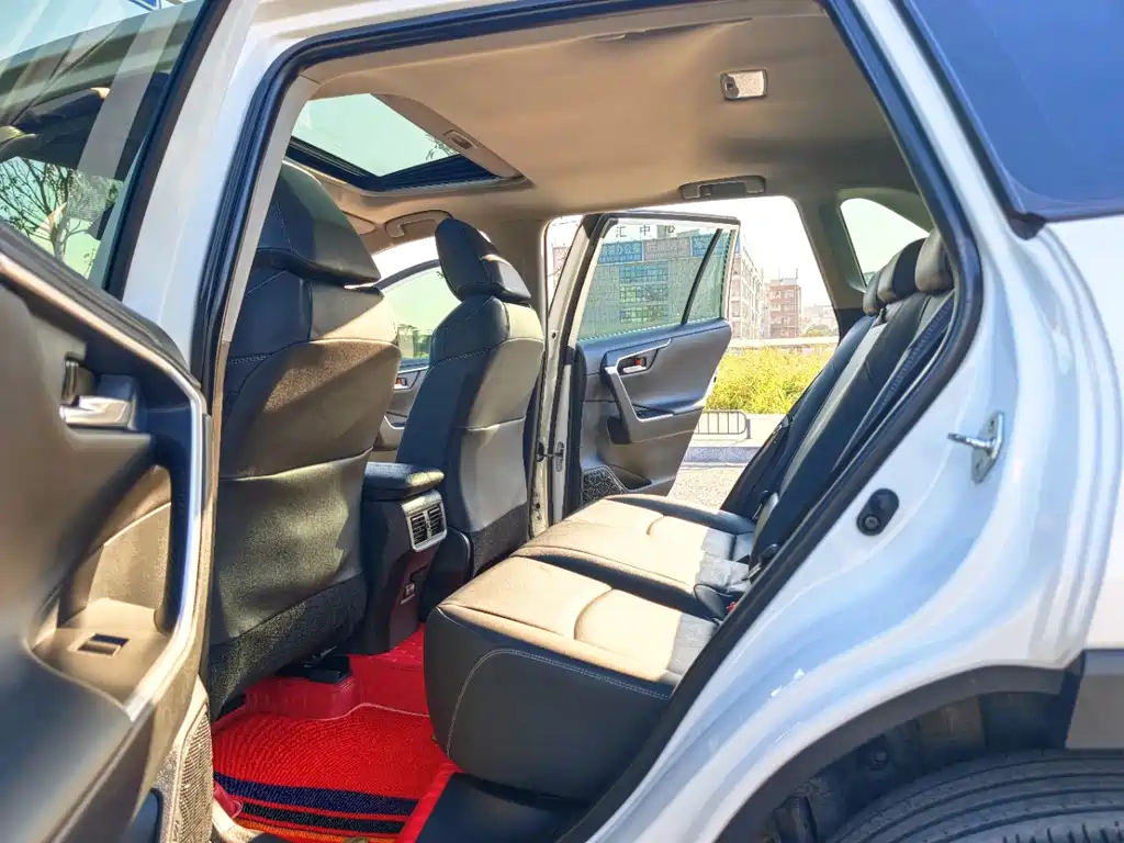 Toyota RAV4 2021