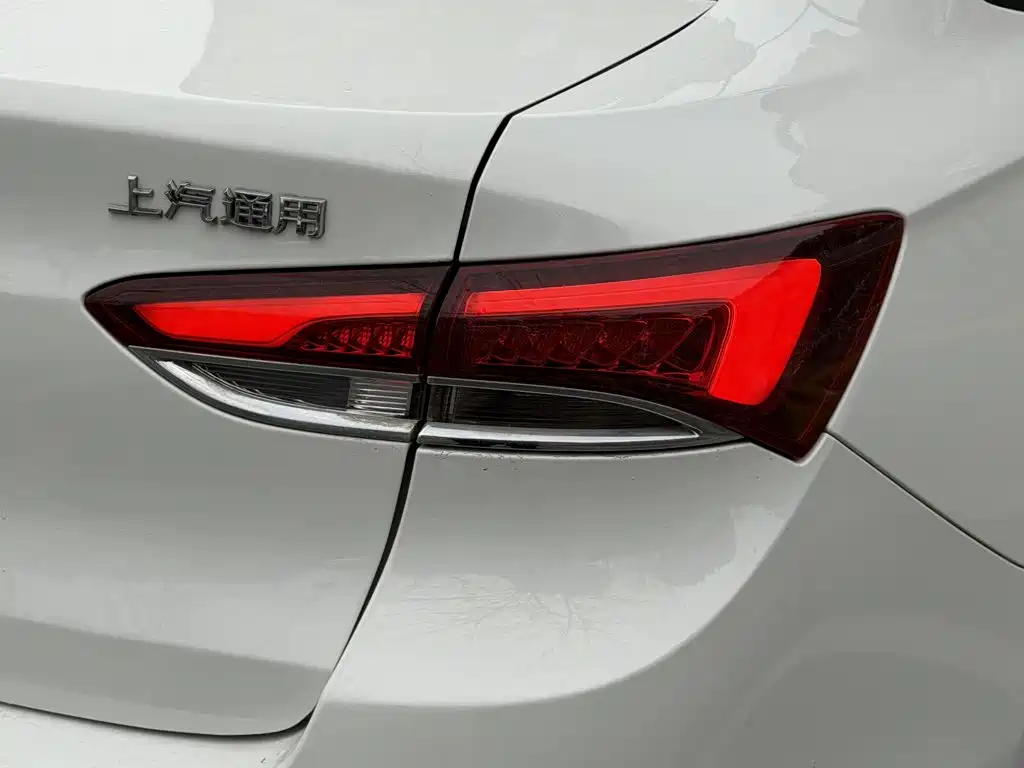 Buick Excelle 2018 — фото 25