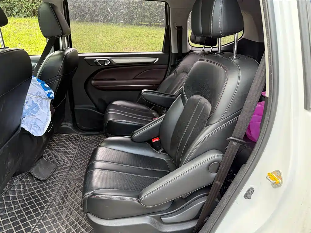 GAC Motor Trumpchi M6 2023 — фото 10