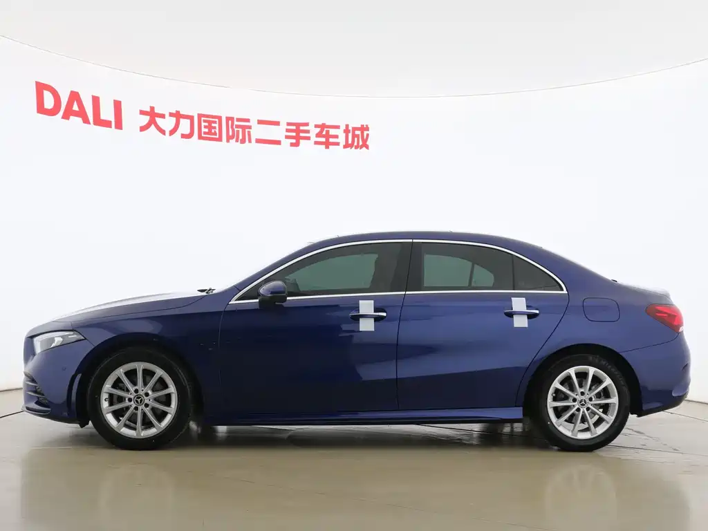 Mercedes-Benz A-Class 2020 — фото 12