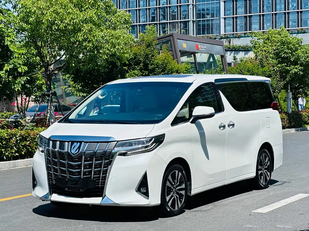 Toyota Alphard 2019 — фото 1