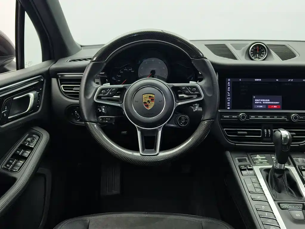 Porsche Macan 2022 — фото 9