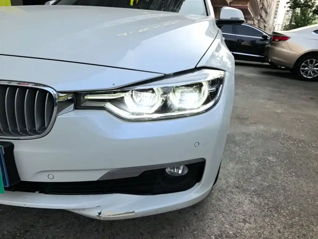 BMW 3 Series 2018 — фото 24