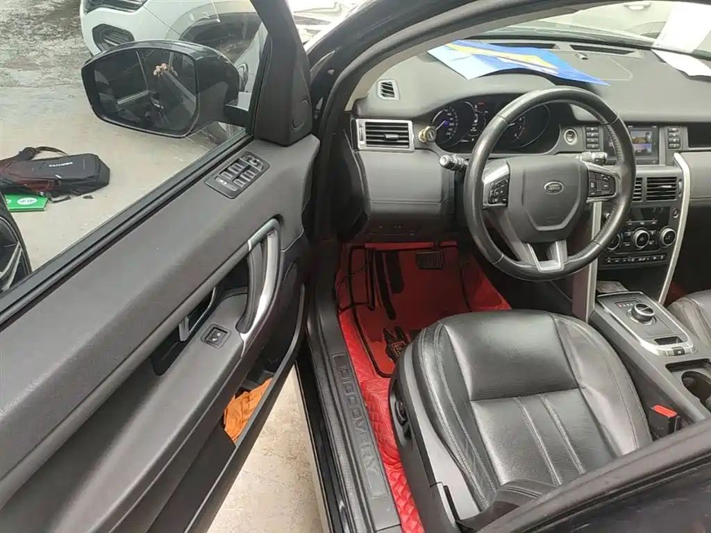 Land Rover Discovery Sport 2017 — фото 16