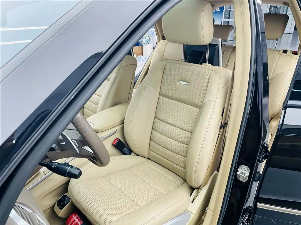 Mercedes-Benz M-Class AMG 2010 — фото 12