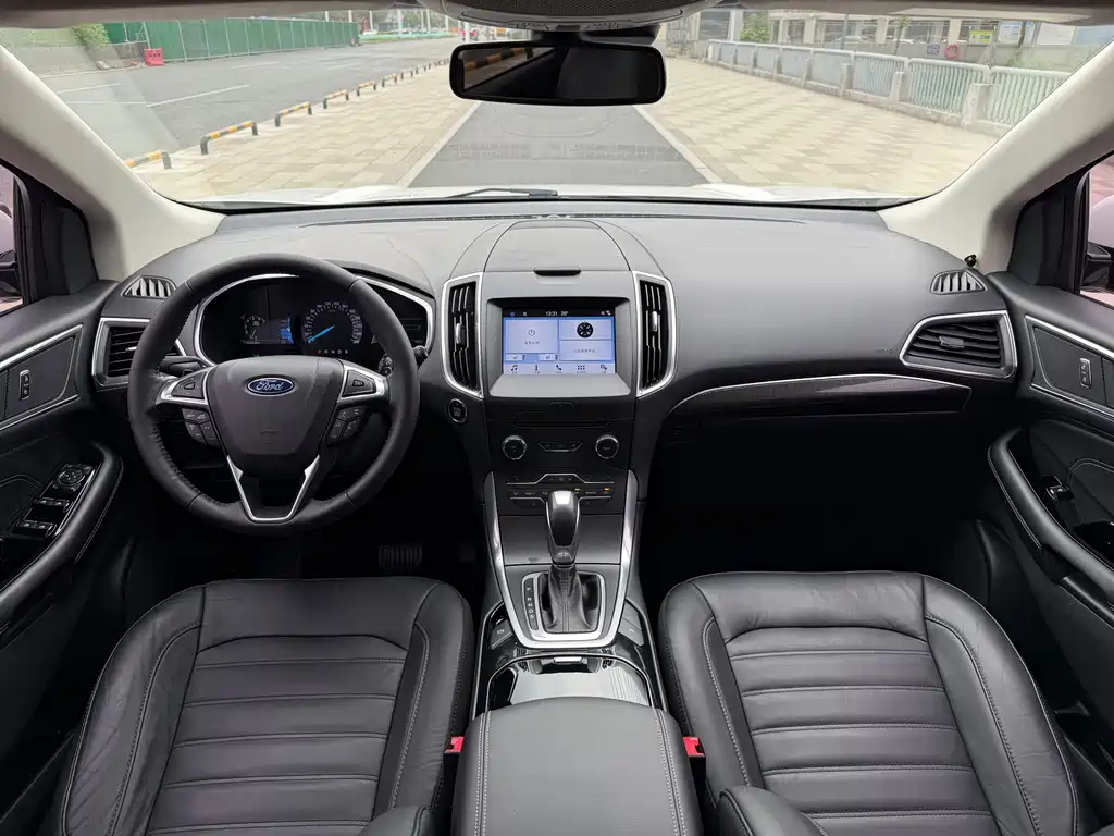 Ford Edge 2019 — фото 14
