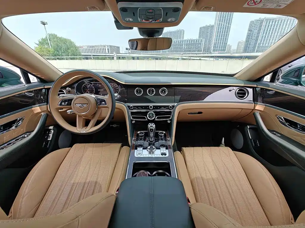 Bentley Flying Spur PHEV 2022 — фото 7