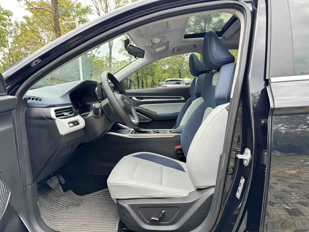 Geely Emgrand 2022 — фото 14