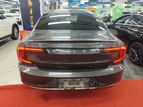 Volvo S90 2023