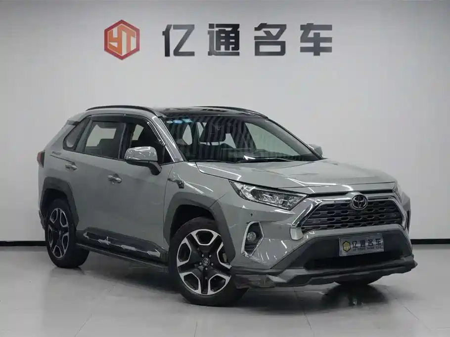 Toyota RAV4 2019 — фото 3
