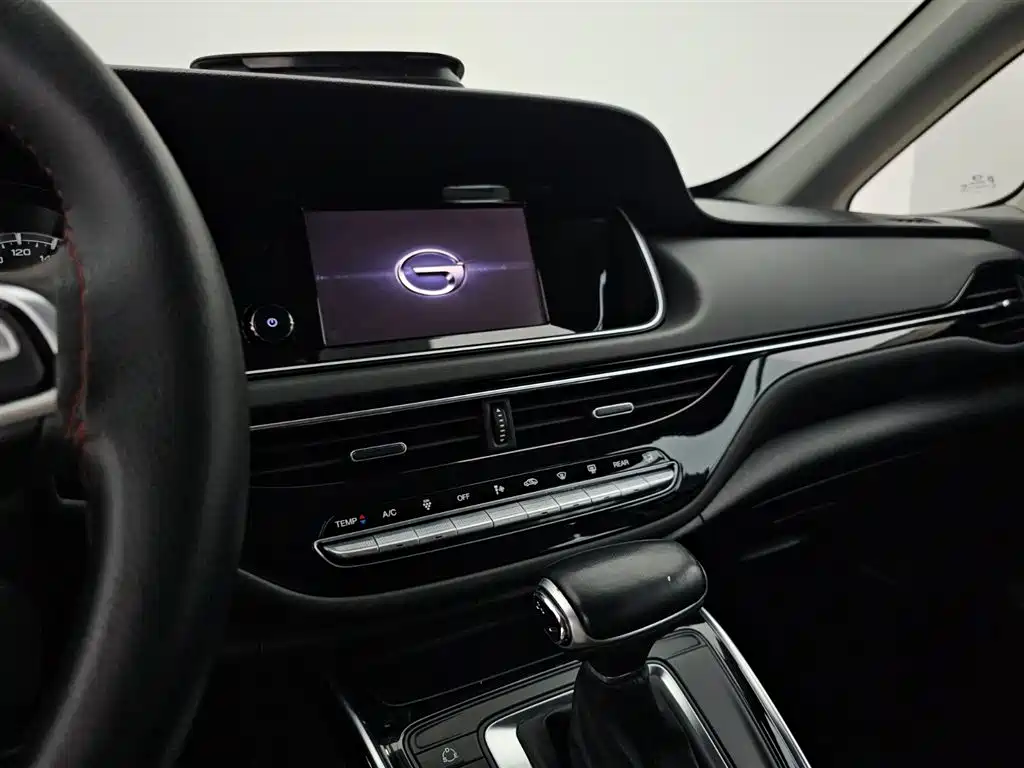 GAC Motor Trumpchi M6 2021 — фото 10