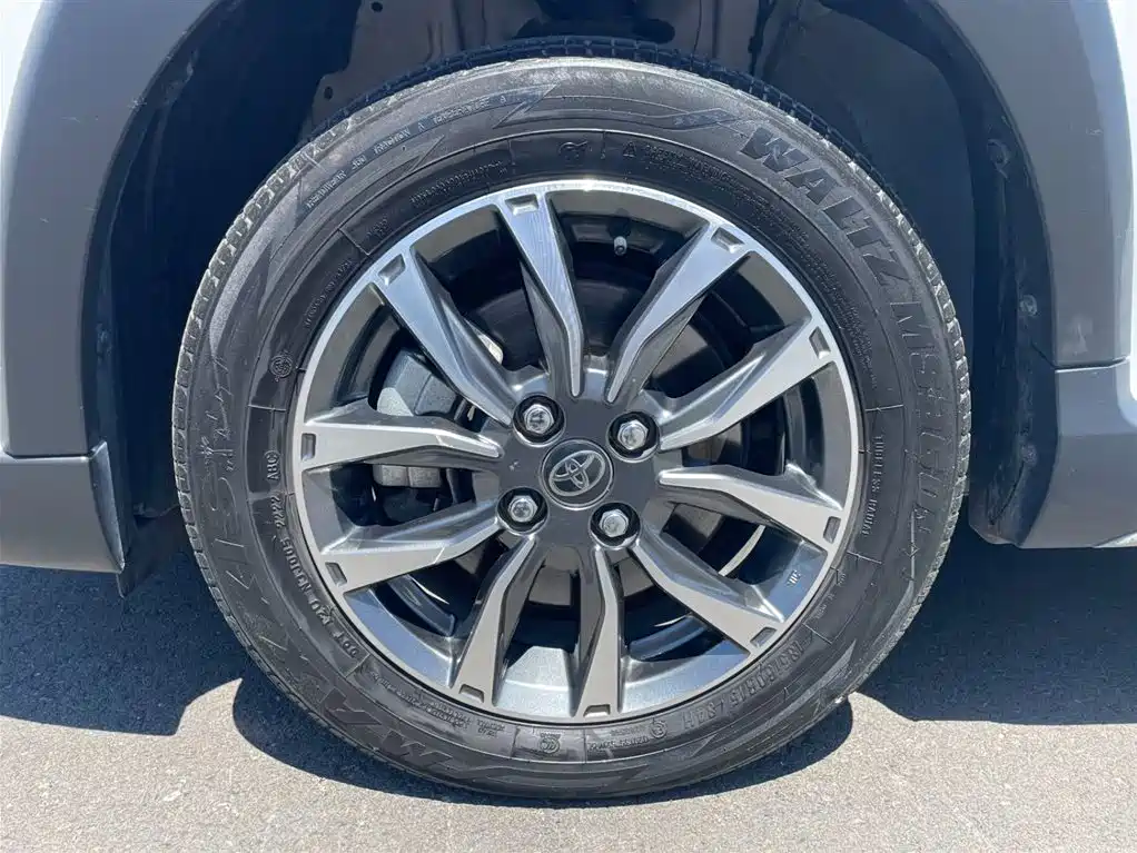 Toyota Yaris L 2022 — фото 16