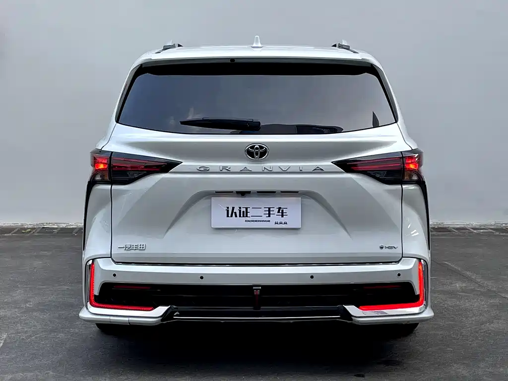 Toyota Granvia 2025 — фото 36