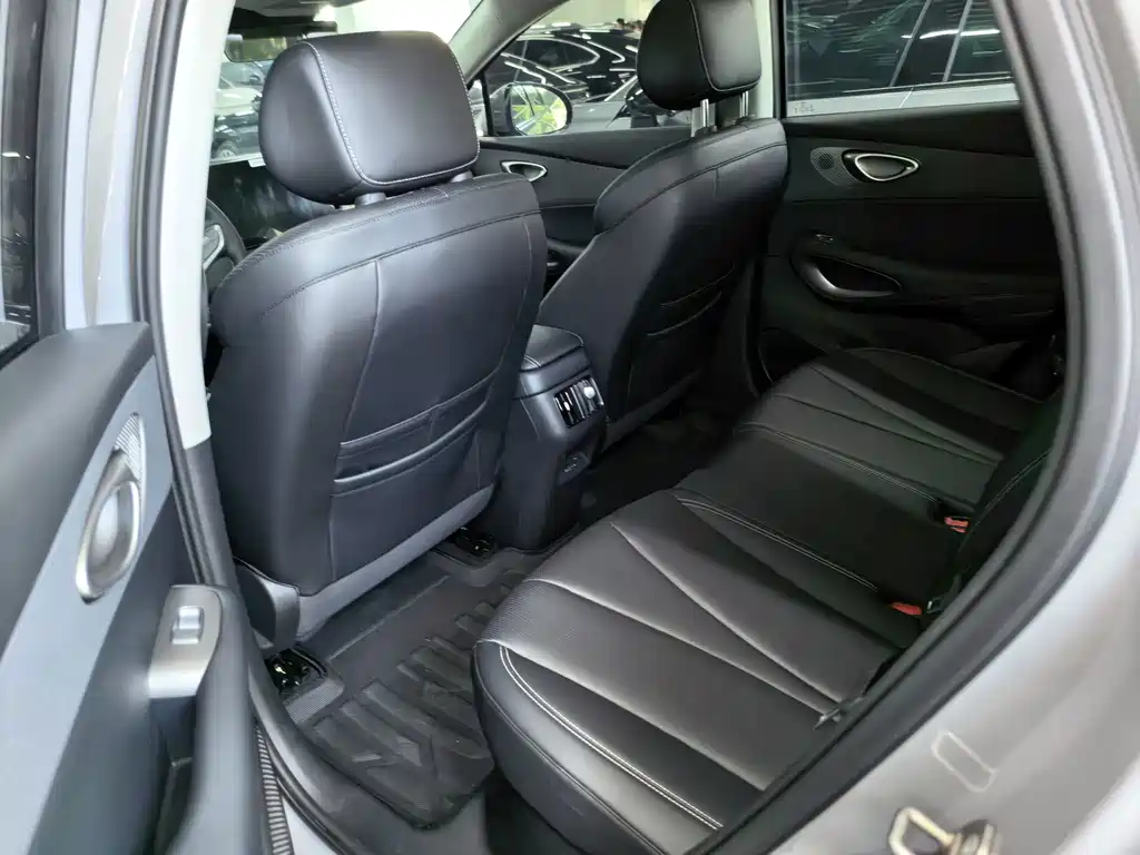 BYD Sealion 05 EV 2025 — фото 13