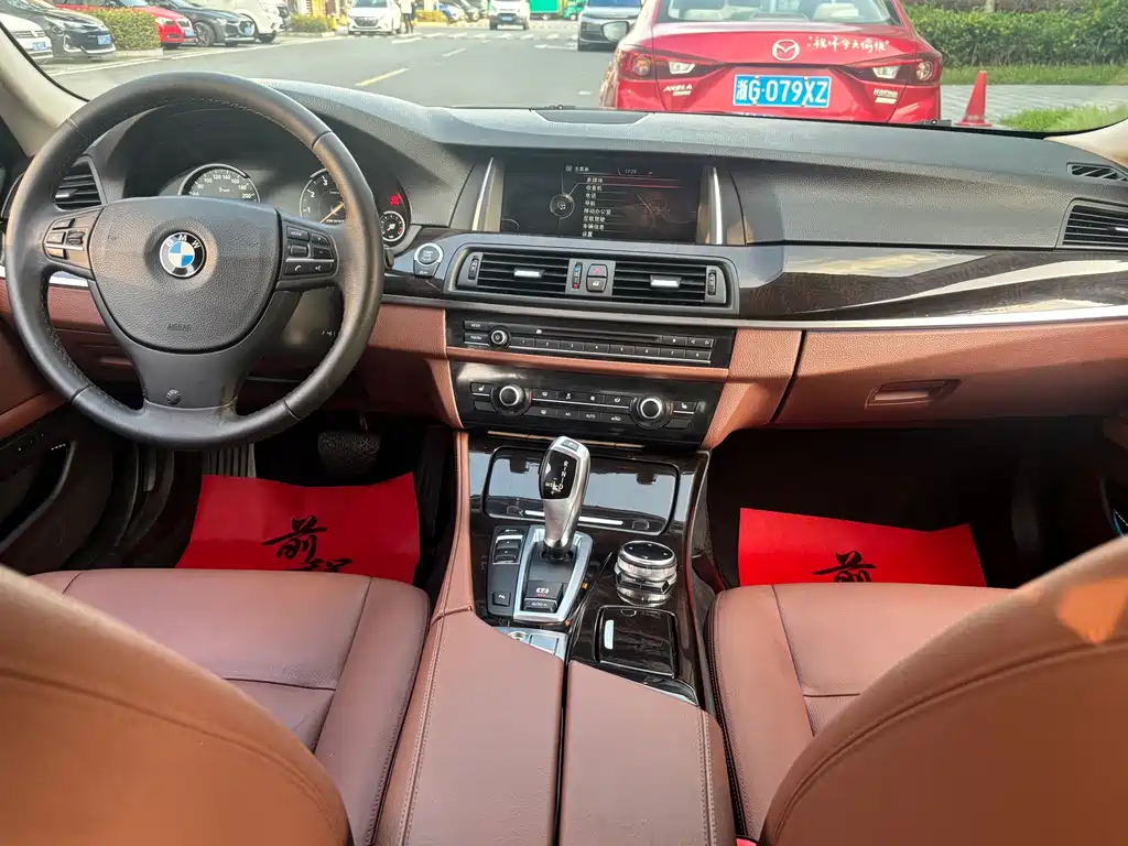 BMW 5 Series 2014 — фото 10