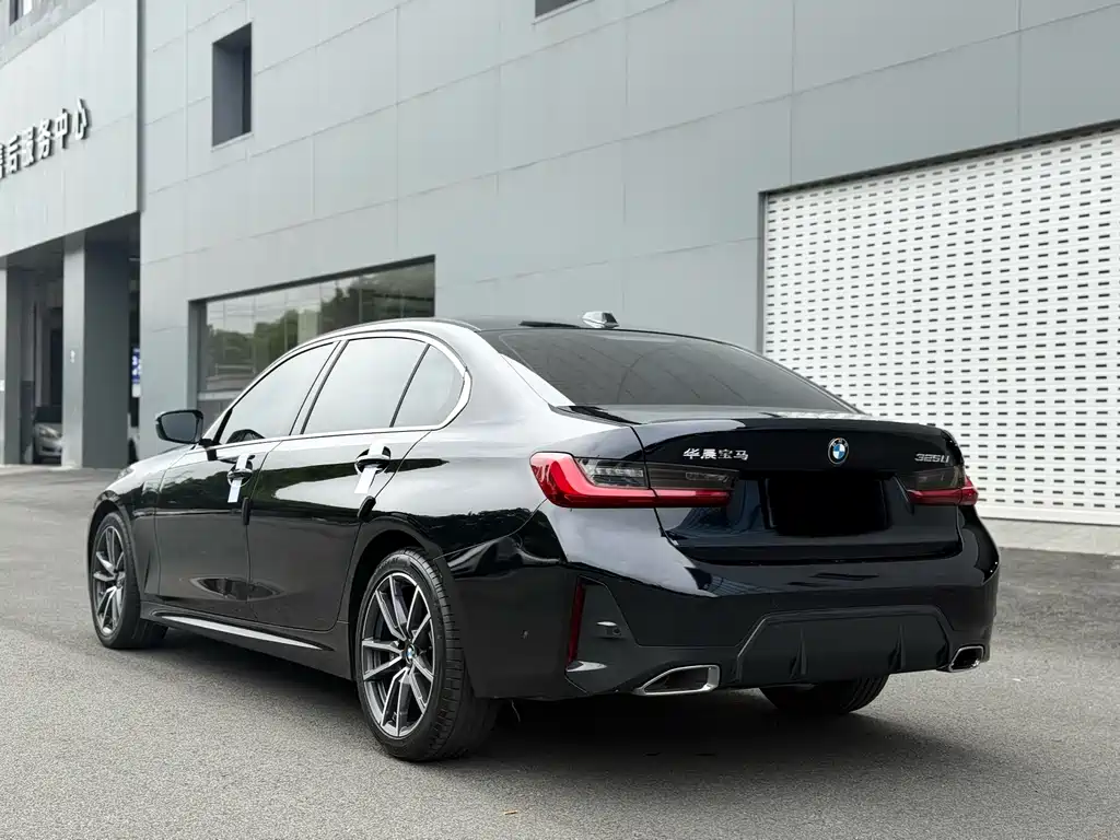 BMW 3 Series 2023 — фото 15
