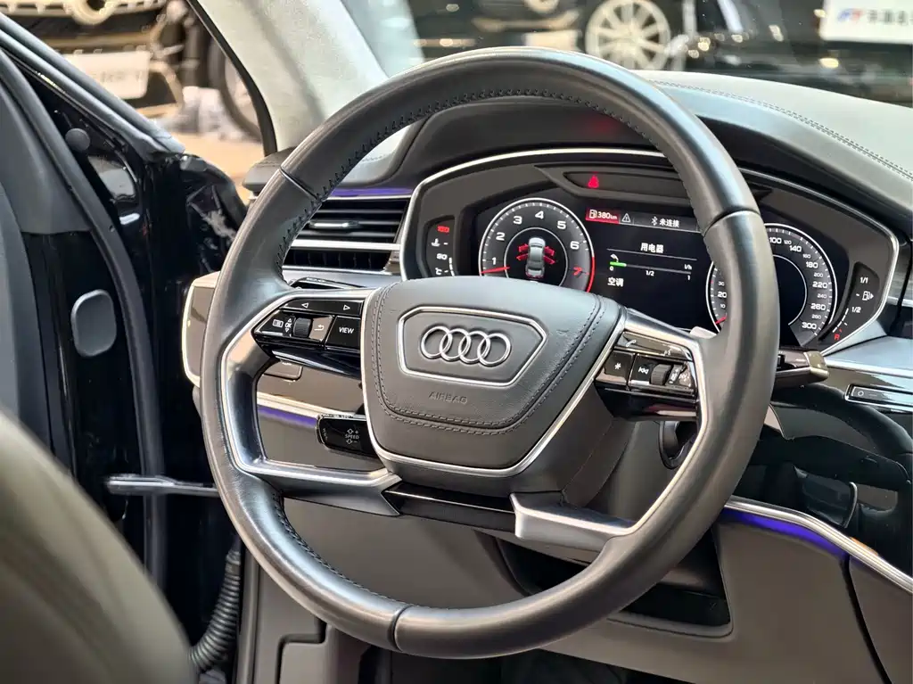 Audi A8 2020 — фото 21